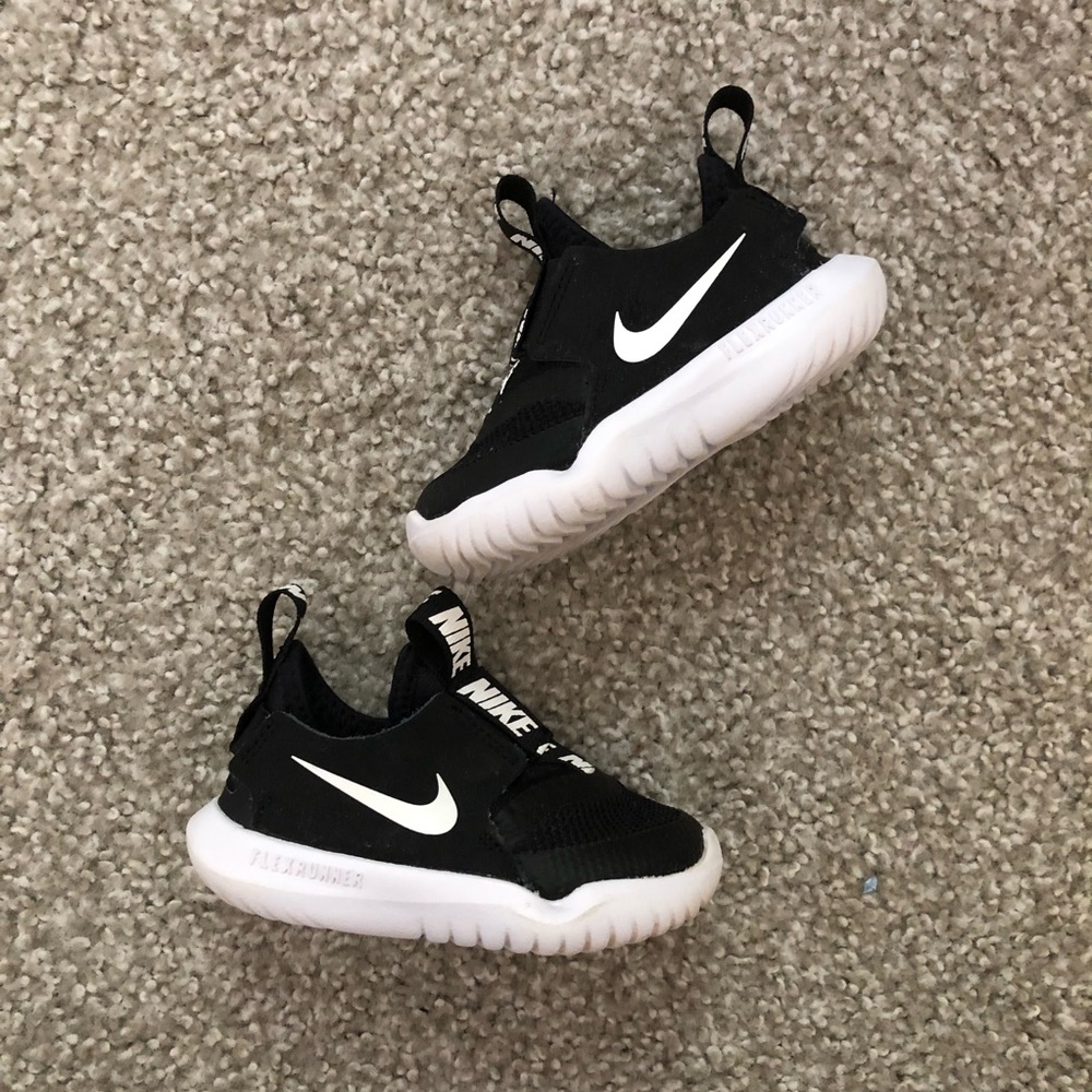 Toddler Nike flex runner sneakers